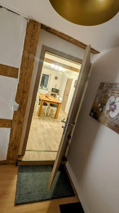Fewo Im Lehm-Fachwerkhaus Erfurt Mit 3 Einzelnen Schlafzimmern Je Mit Tv Exterior photo